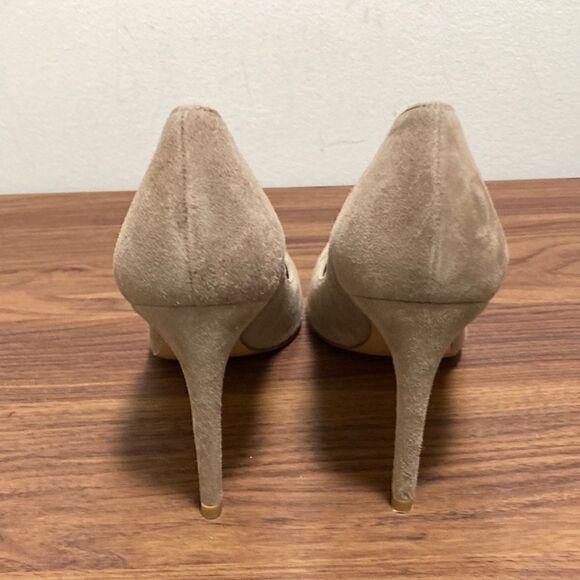 Stuart Weitzman NWOT Almond Beige Suede Stiletto Pump. Size 9.5 N. - Picture 3 of 8